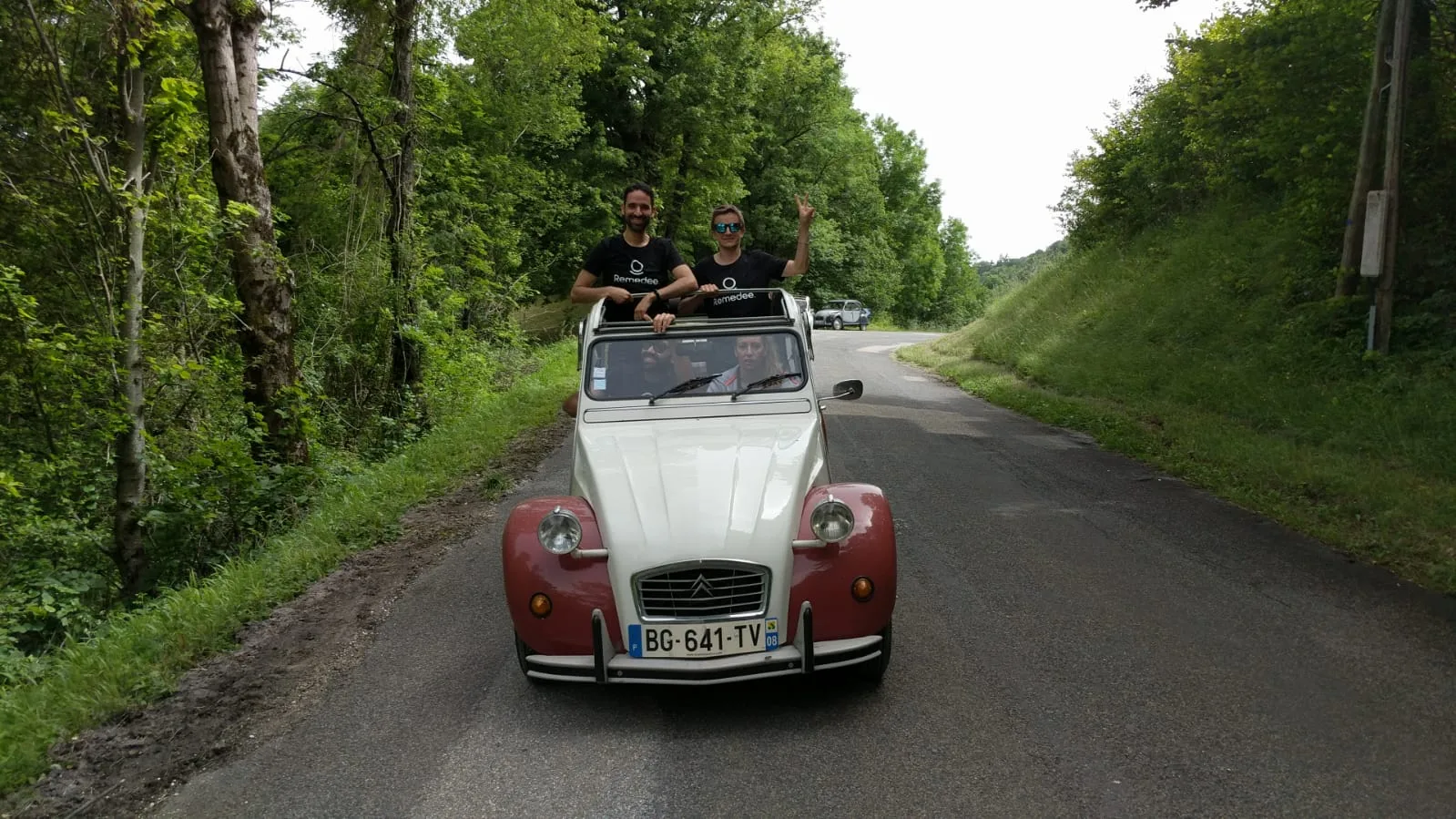 Rallye en 2CV d'entreprise à Versailles — INNOV'events