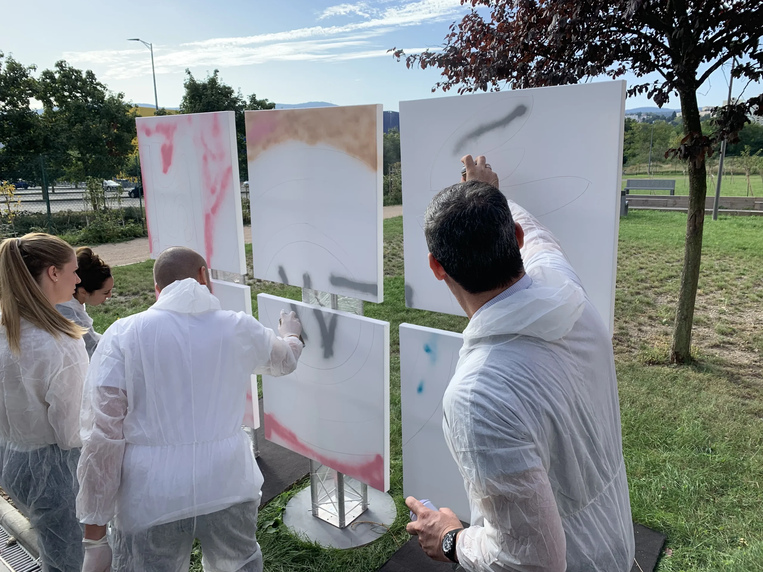 Format hybride présentiel distanciel team building Laval salle connectée INNOV'events