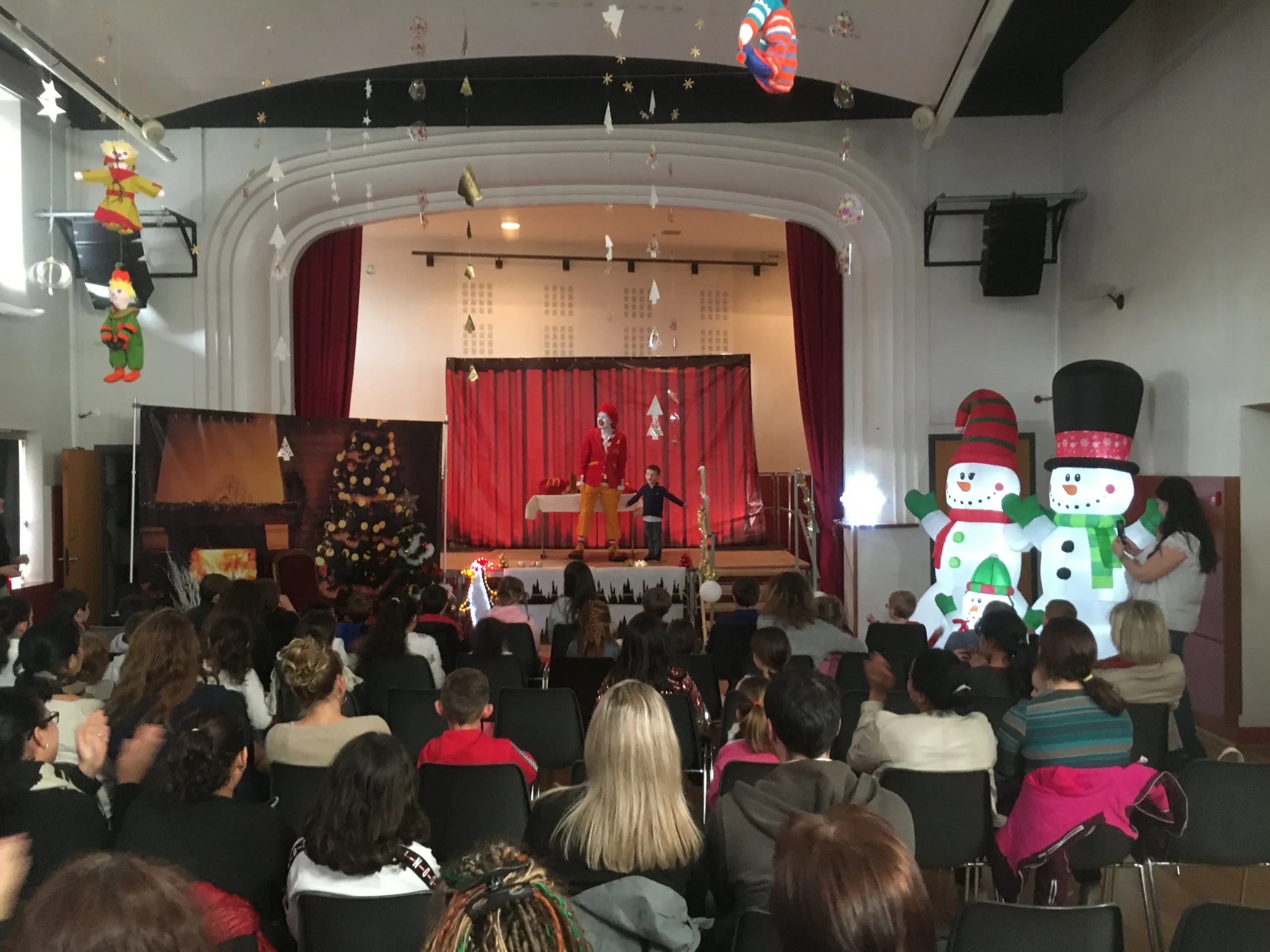 Animation enfants arbre de Noël Bordeaux Père Noël goûter fête personnel INNOV'events