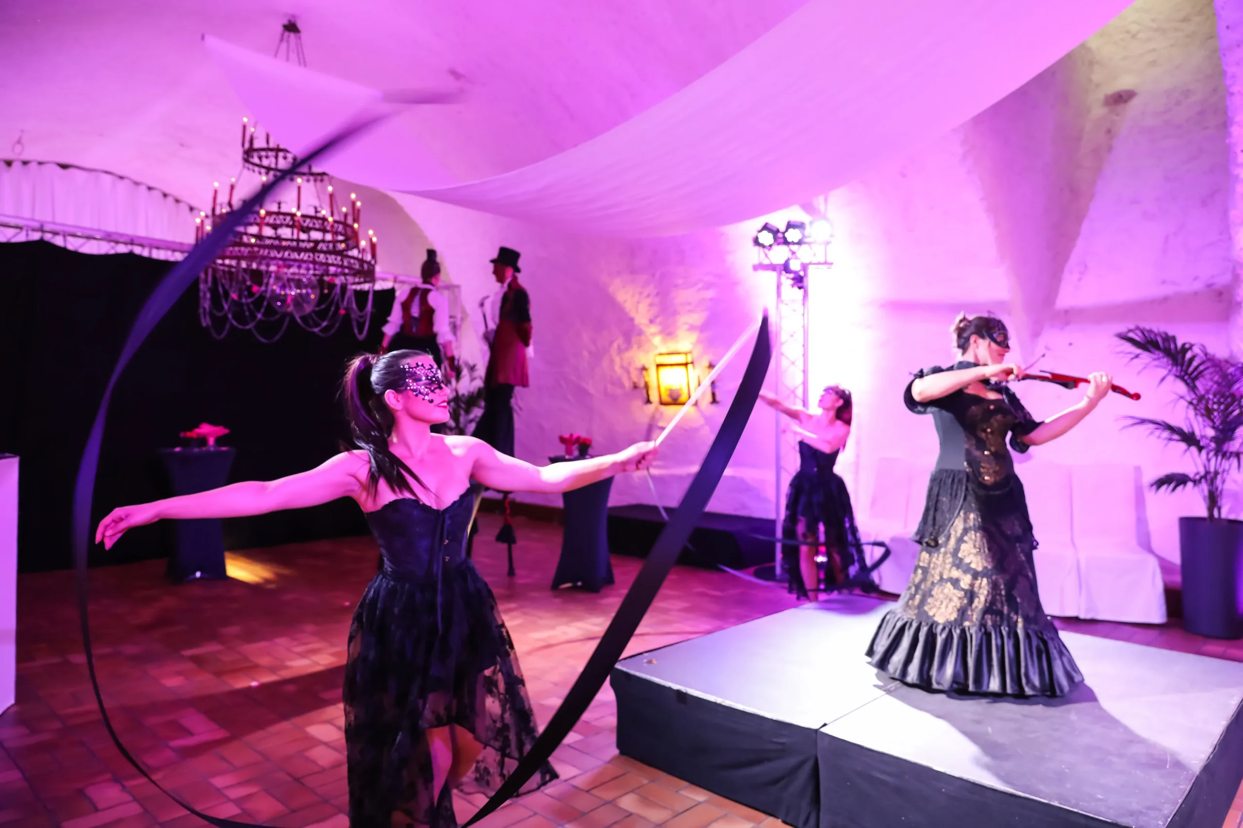 Spectacle entreprise Colmar artiste en représentation devant 150 personnes en salle INNOV'events