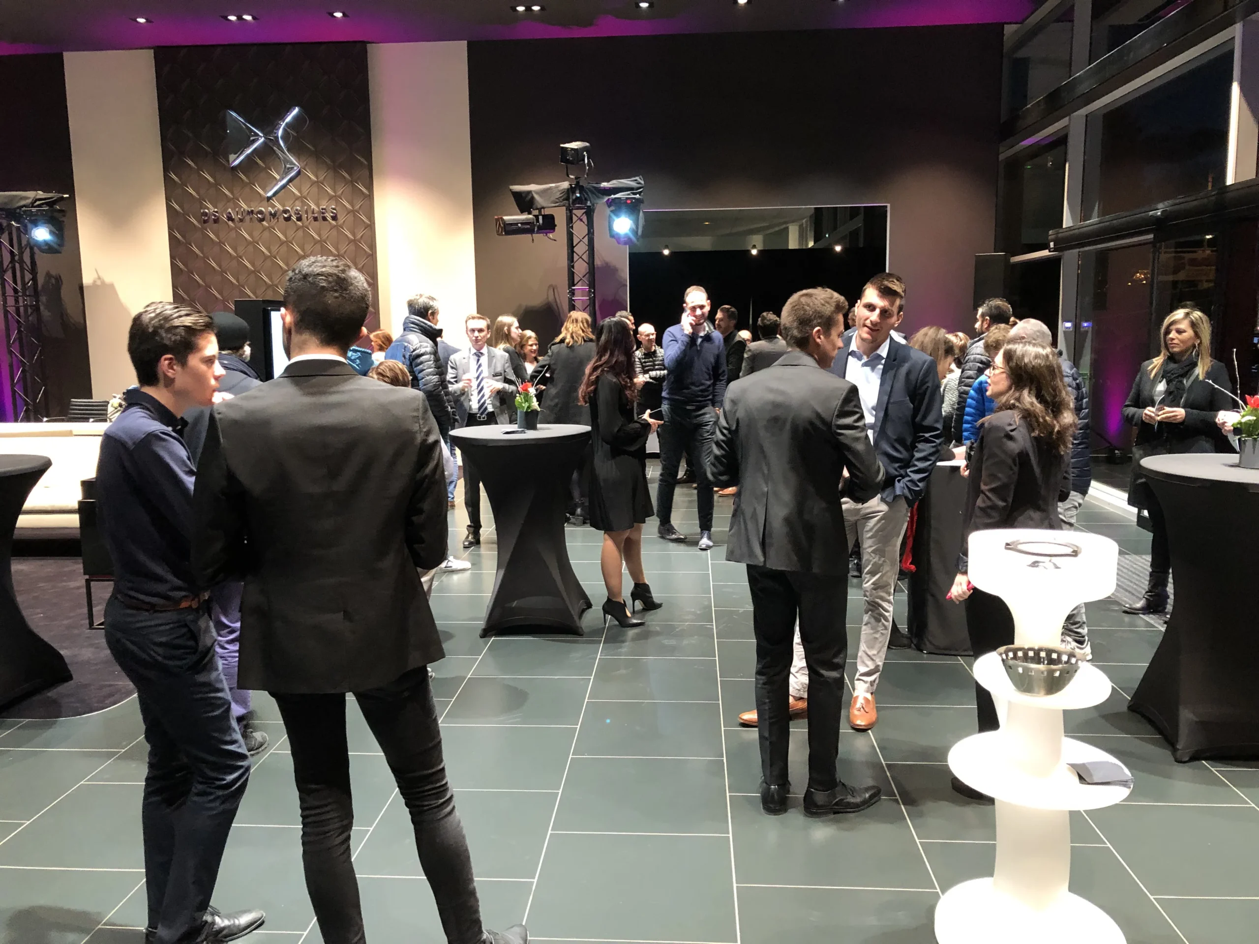 Hôtesses événementielles d'entreprise à Gap — INNOV'events