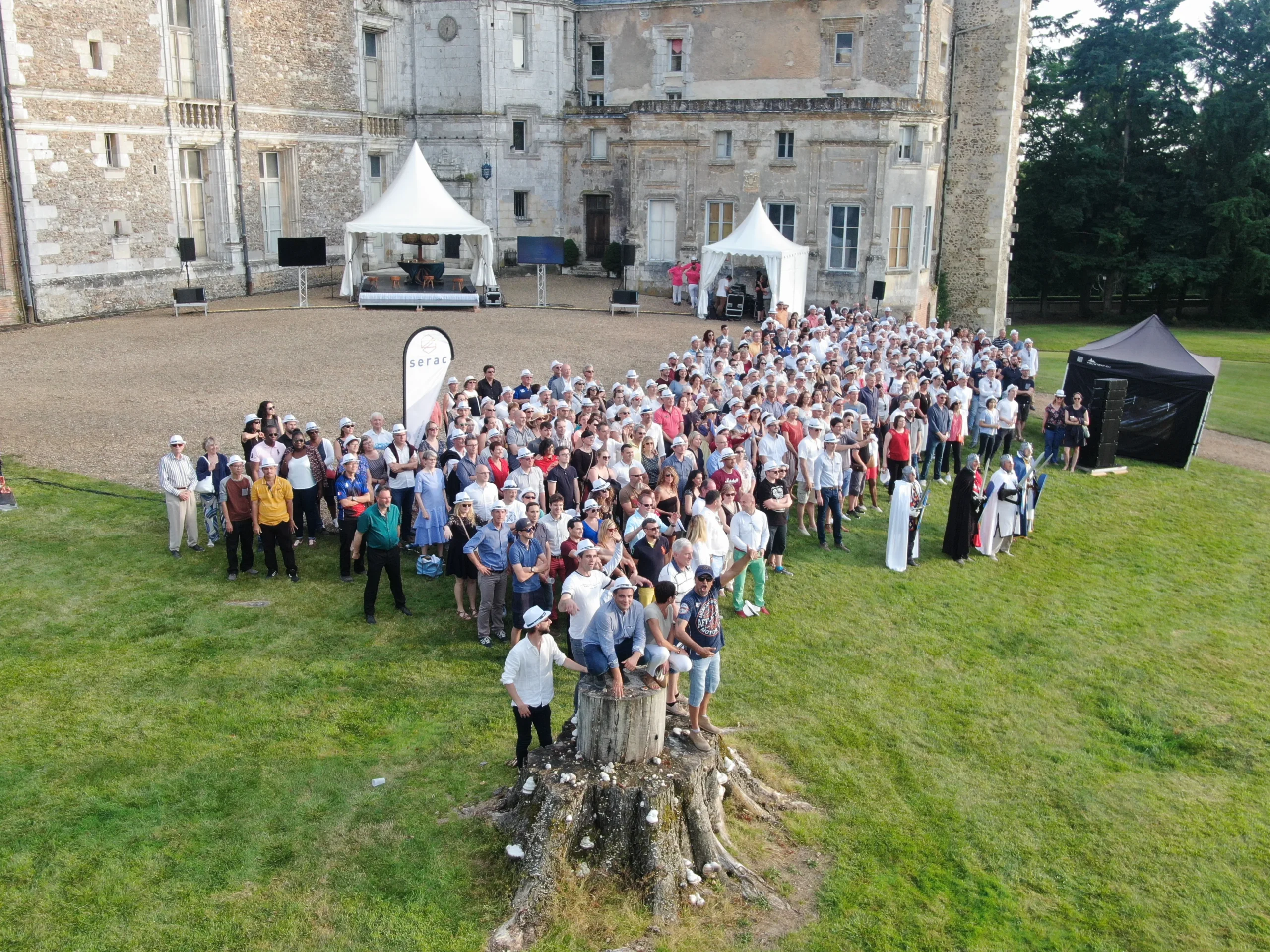 Lieu événementiel séminaire Poitiers vue sur les toits du centre médiéval INNOV'events