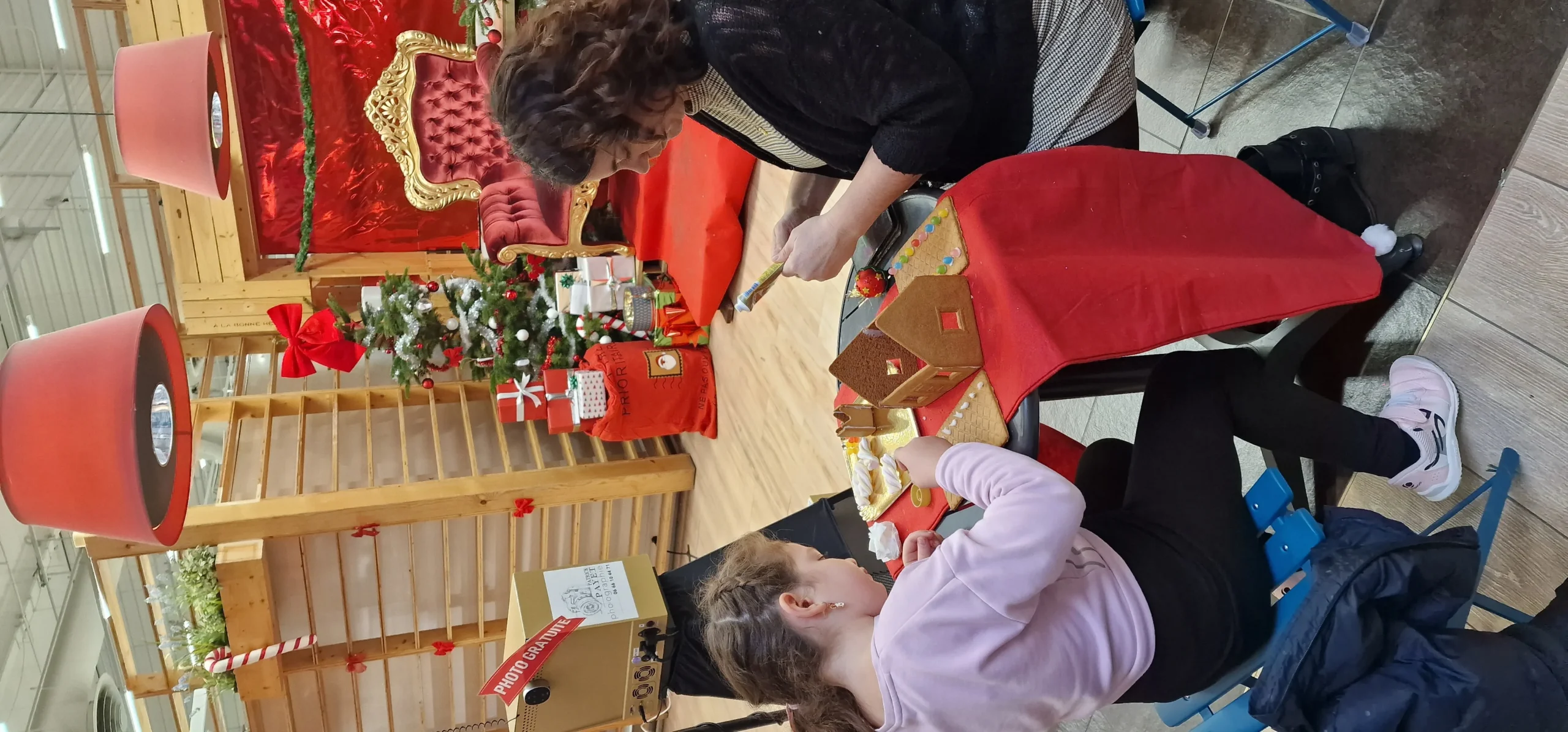 Fête d'arbre de Noël pour enfants Metz enfants goûter tables festives décorées INNOV'events