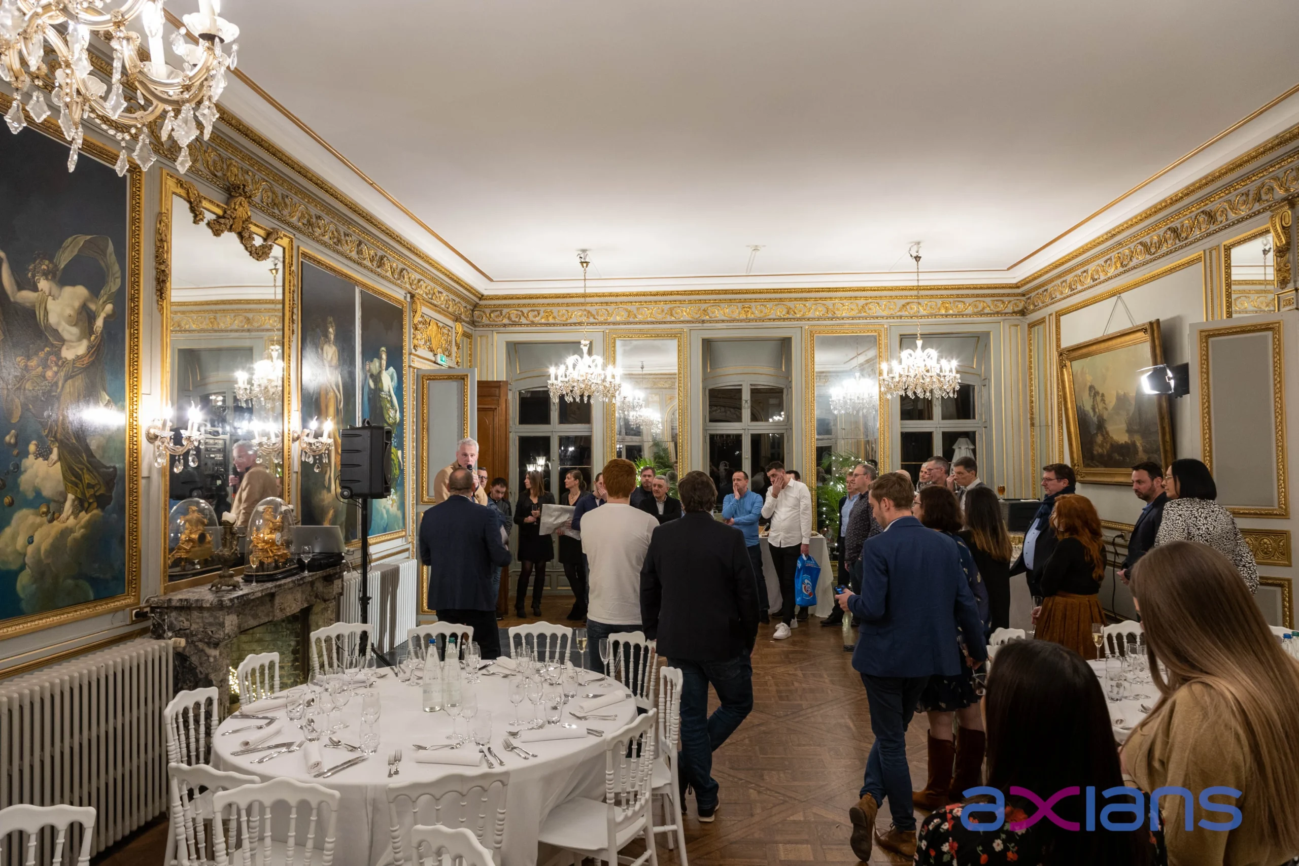Animation magicien gala et cocktail Versailles déambulation entre invités INNOV'events