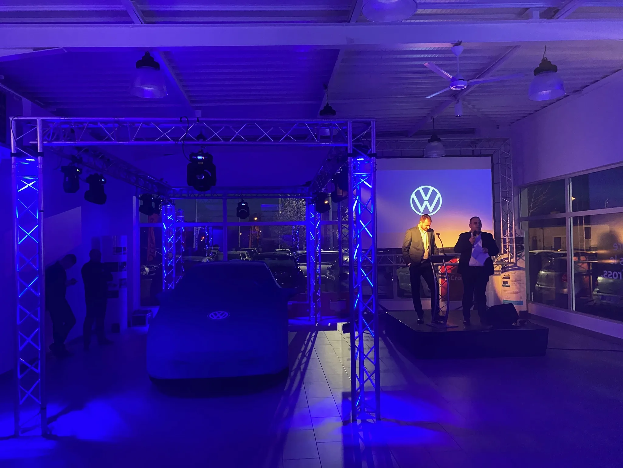 Lancement de produit Metz scène intérieure Arsenal lumières colorées INNOV'events