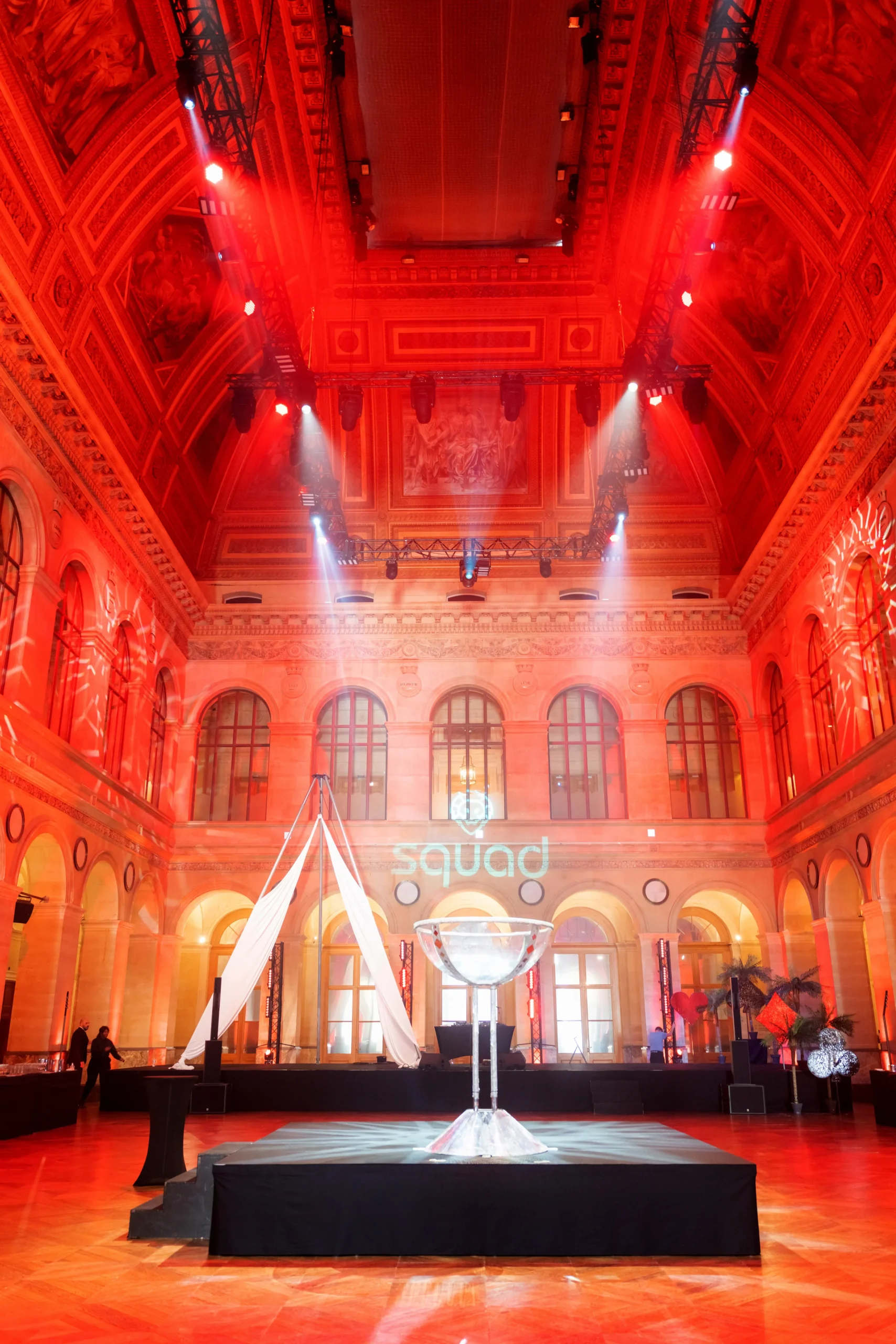 Habillage soirée gala Toulouse décor lumière mobilier hôtel particulier INNOV'events