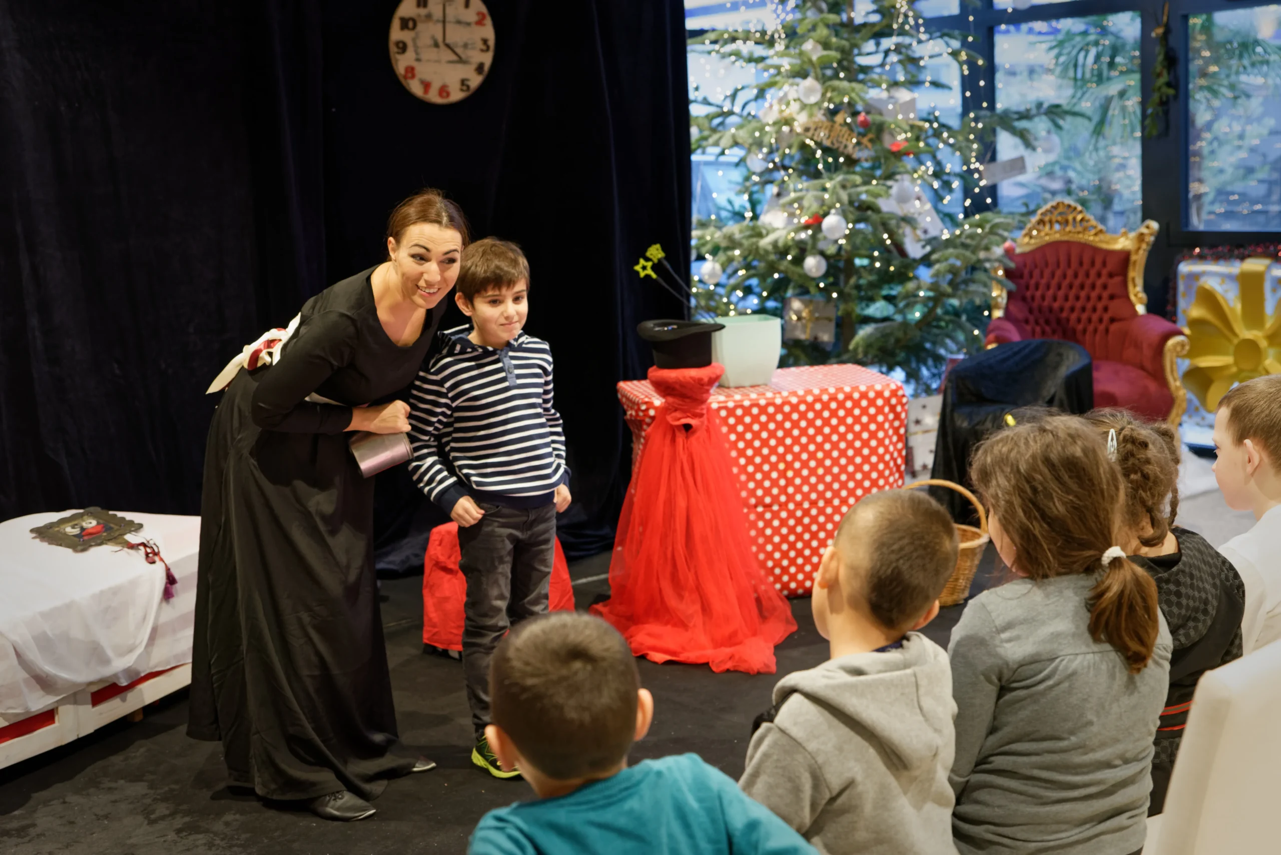 Soirée du personnel spectacle de Noël pour enfants Laval INNOV'events