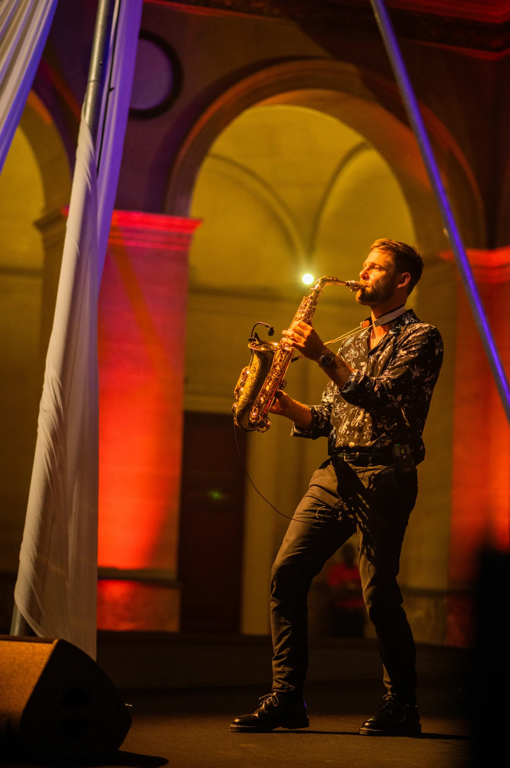 Animation light painting spectacle entreprise Le Mans nuit INNOV'events