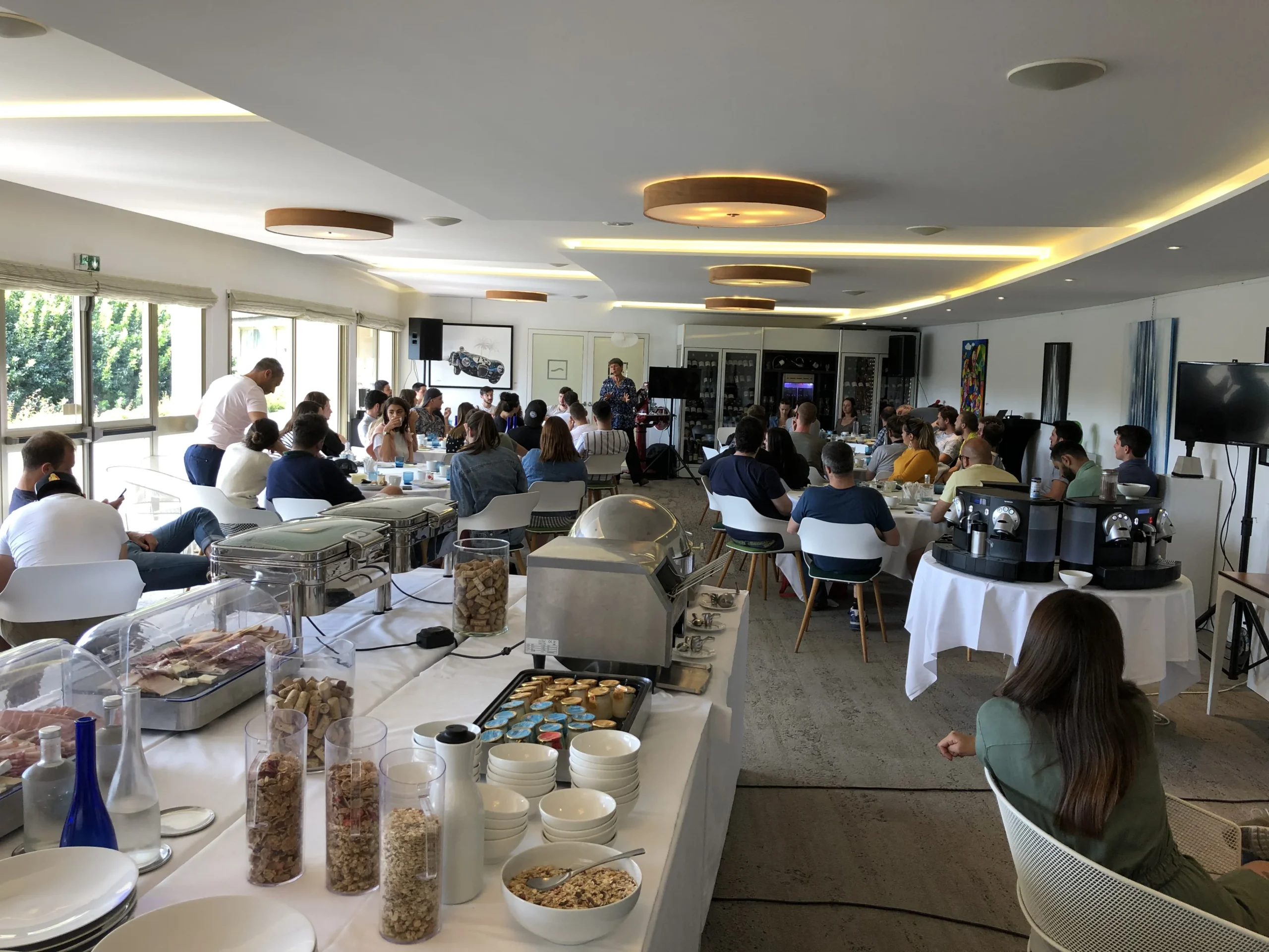 Séminaire Le Mans équipes en atelier dans un espace patrimonial de l'Abbaye de l'Épau INNOV'events