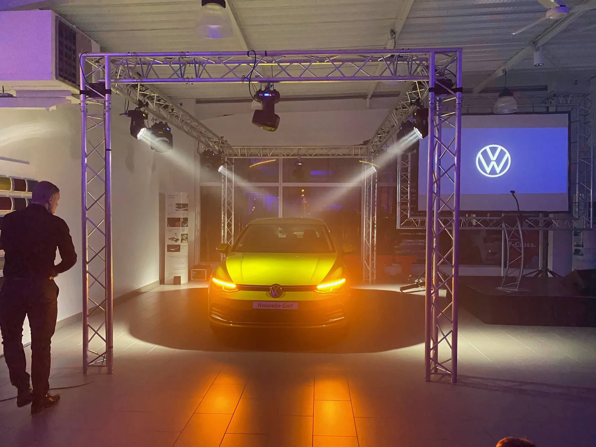 Lancement de produits Le Mans scénographie lumineuse salle plénière Palais des Congrès INNOV'events