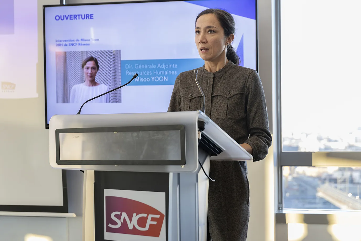 Espace plénière modulable Metz quartier impérial équipes en atelier INNOV'events