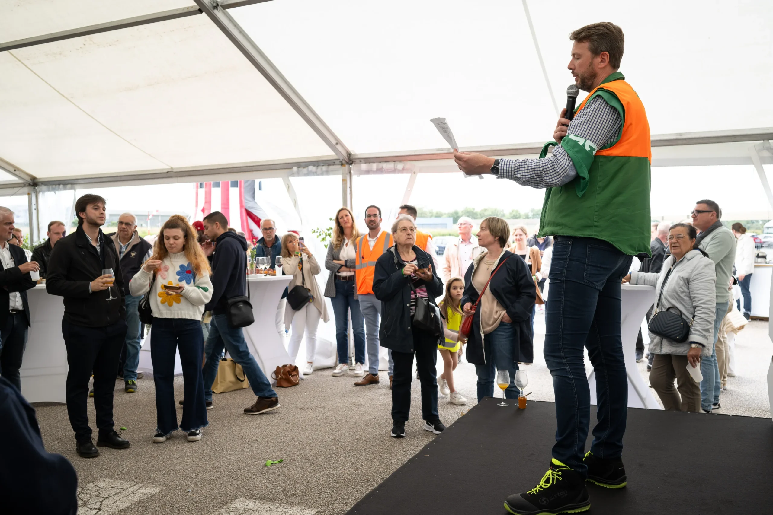 Road show Le Mans plénière en salle avec vue sur la Cité Plantagenêt INNOV'events