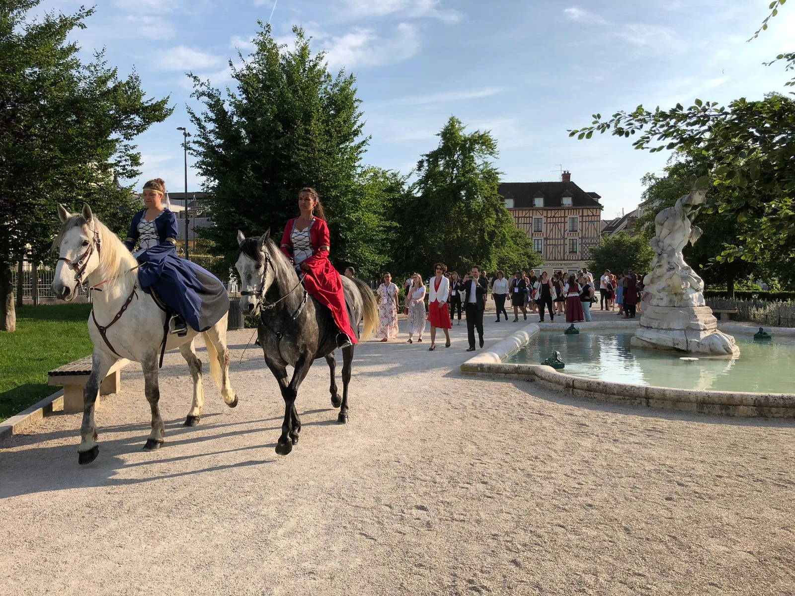 Lieu événementiel garden party entreprise Angers vue jardins château Val de Loire INNOV'events