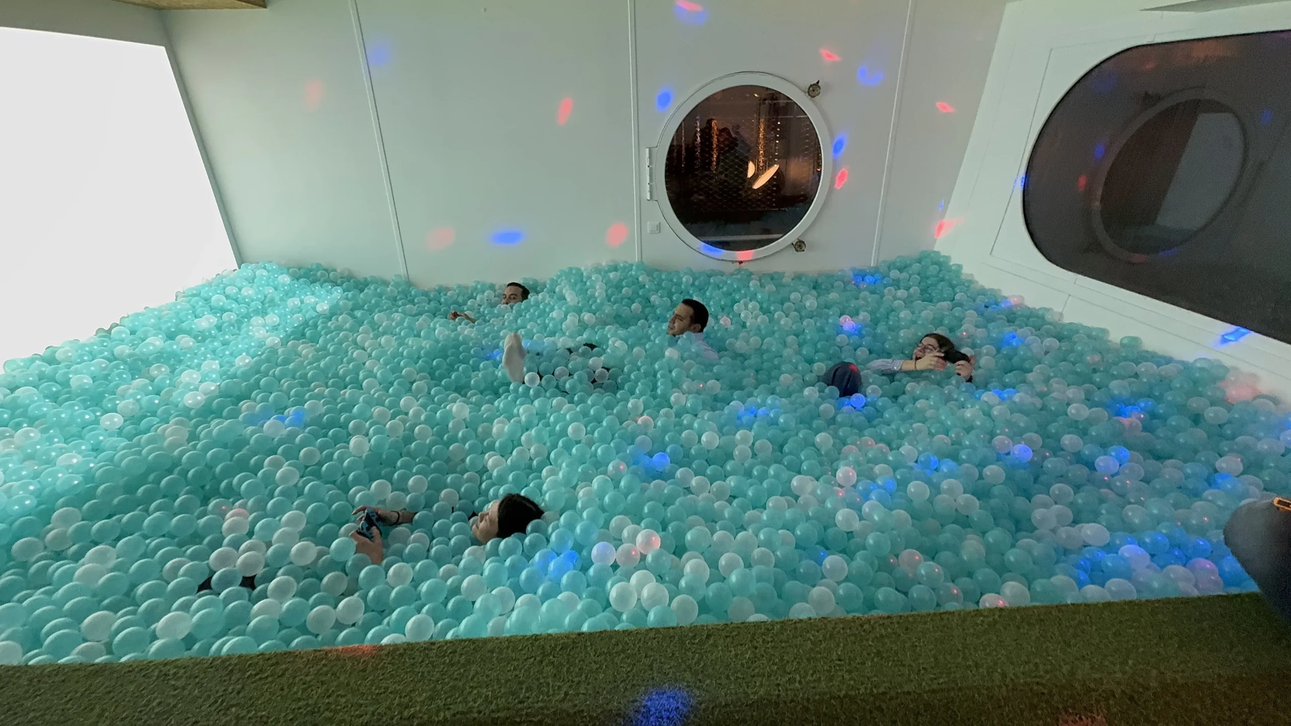 Piscine à balles d'entreprise à Guadeloupe — INNOV'events