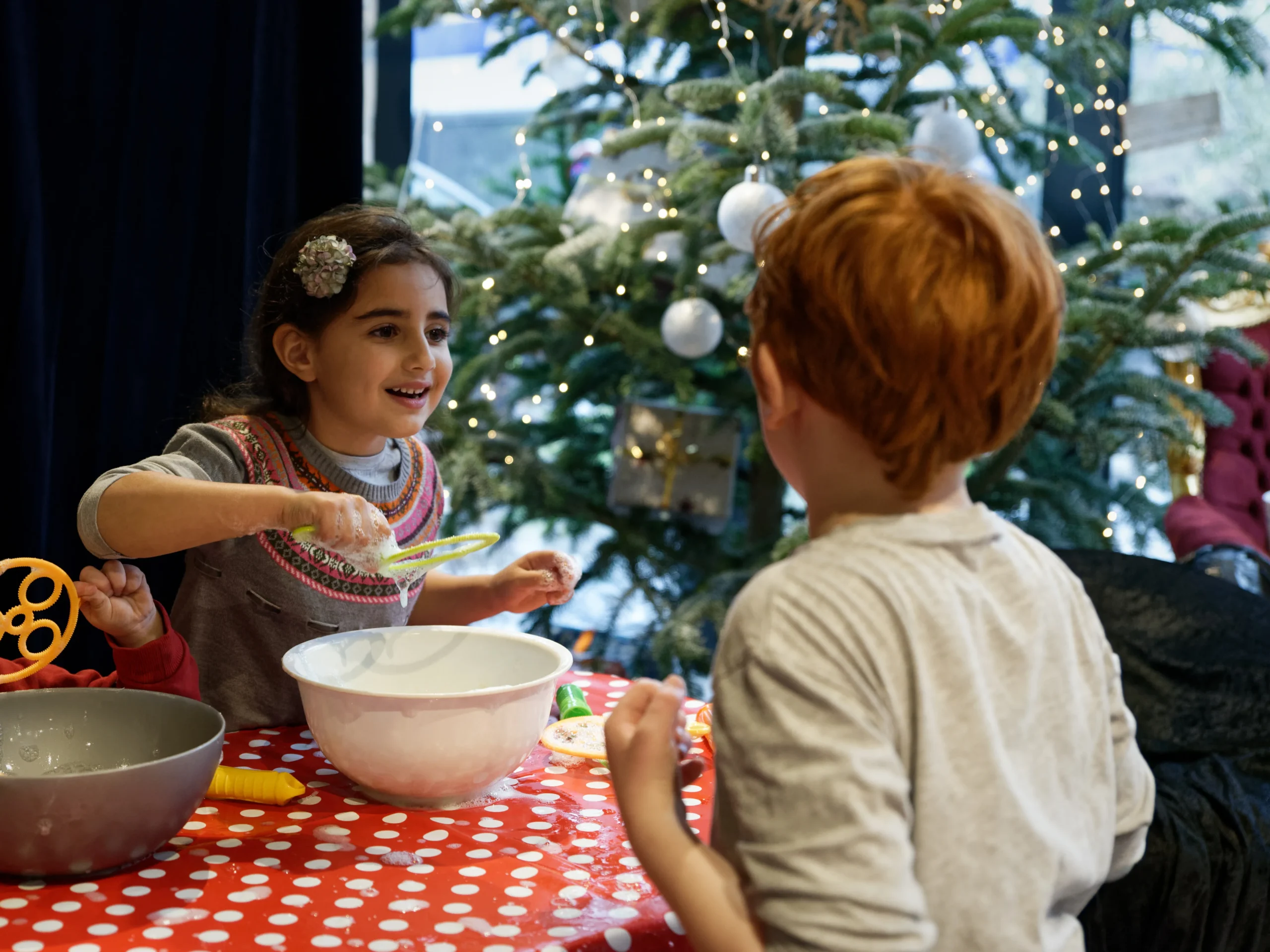 Lieu événementiel arbre de Noël Bordeaux chai viticole vue Garonne INNOV'events