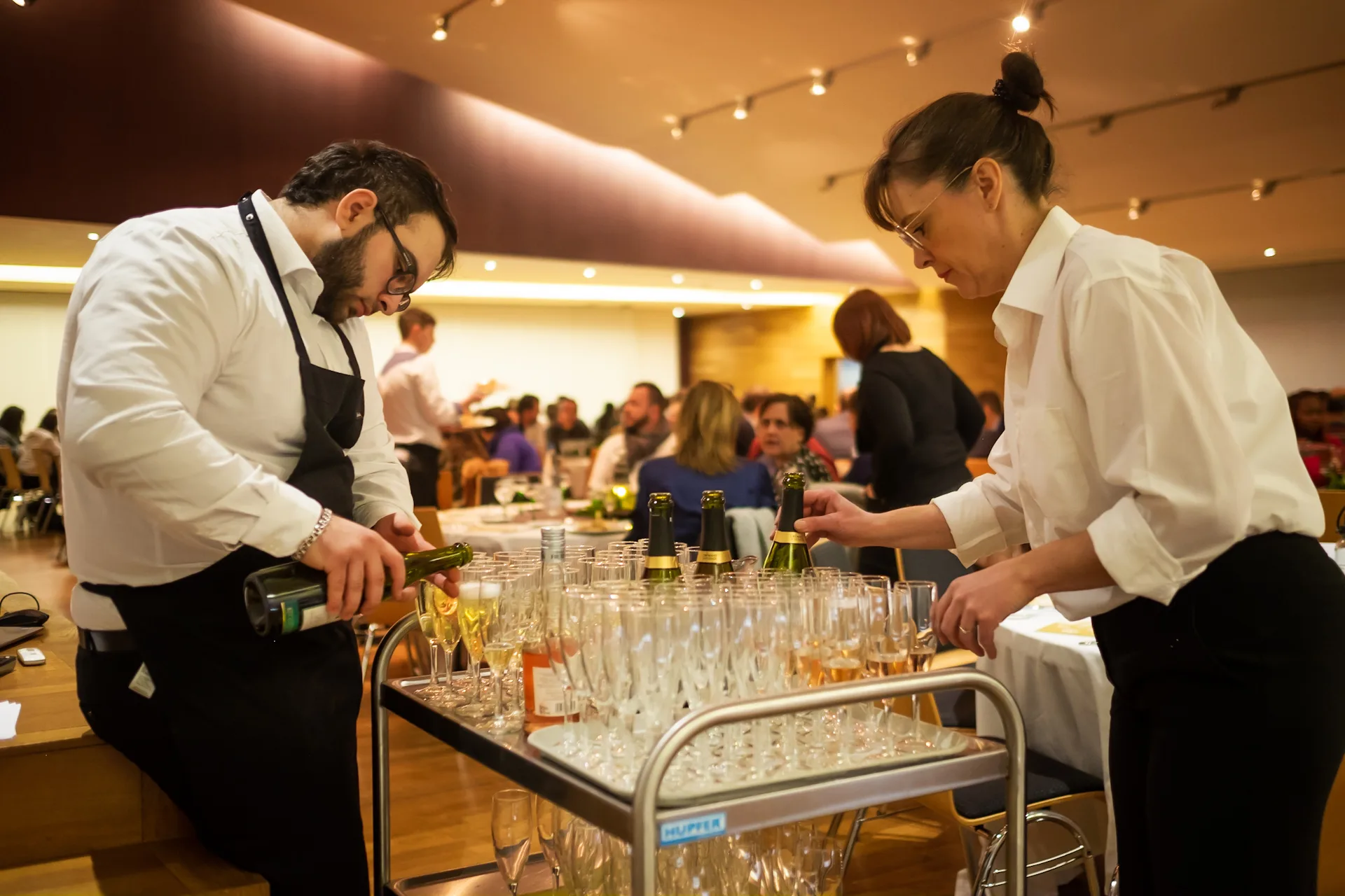 Lieu événementiel repas d'entreprise Bourges vue cathédrale Saint-Étienne INNOV'events