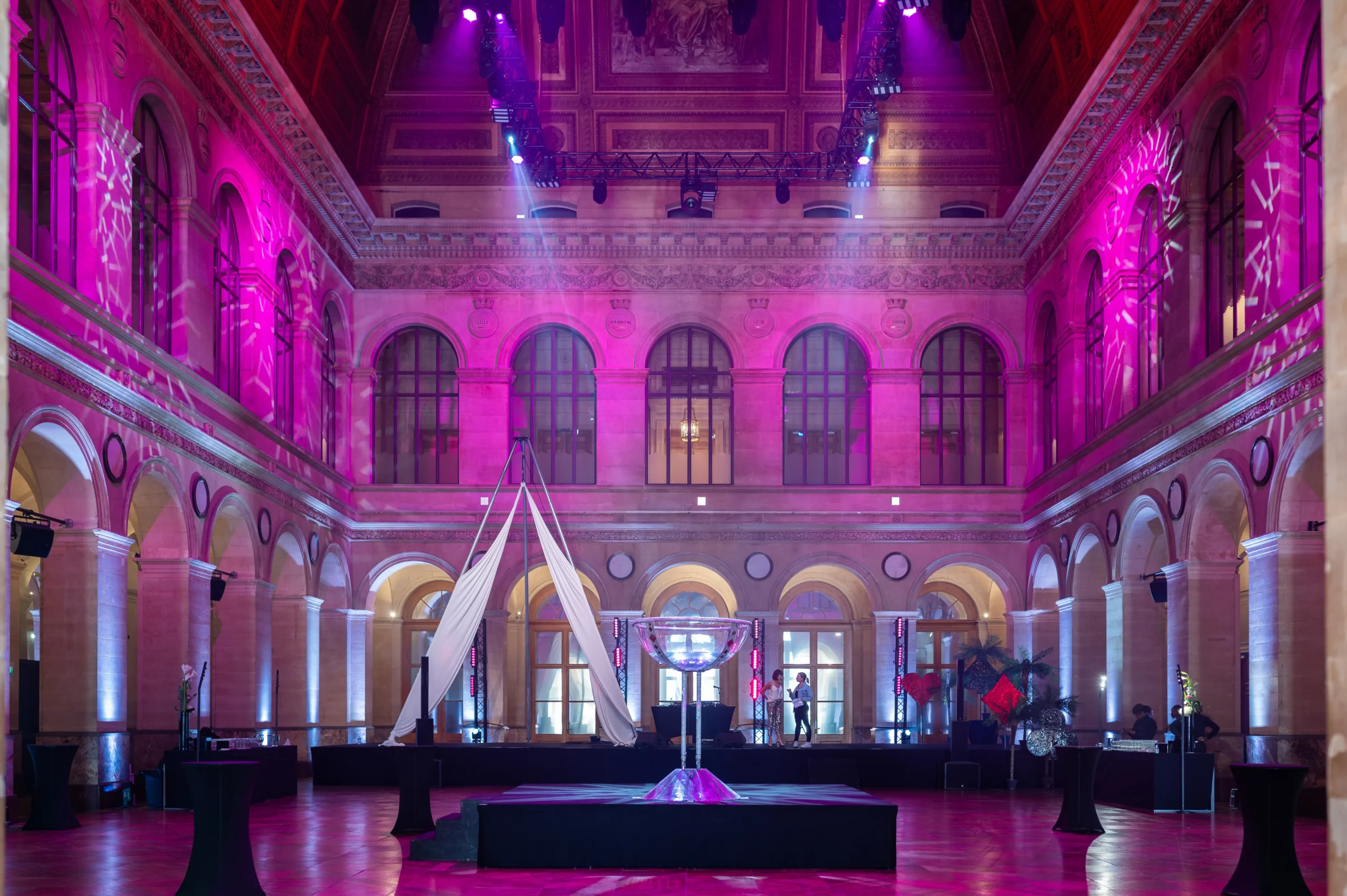 Scénographie événementielle entreprise Auxerre soirée gala INNOV'events