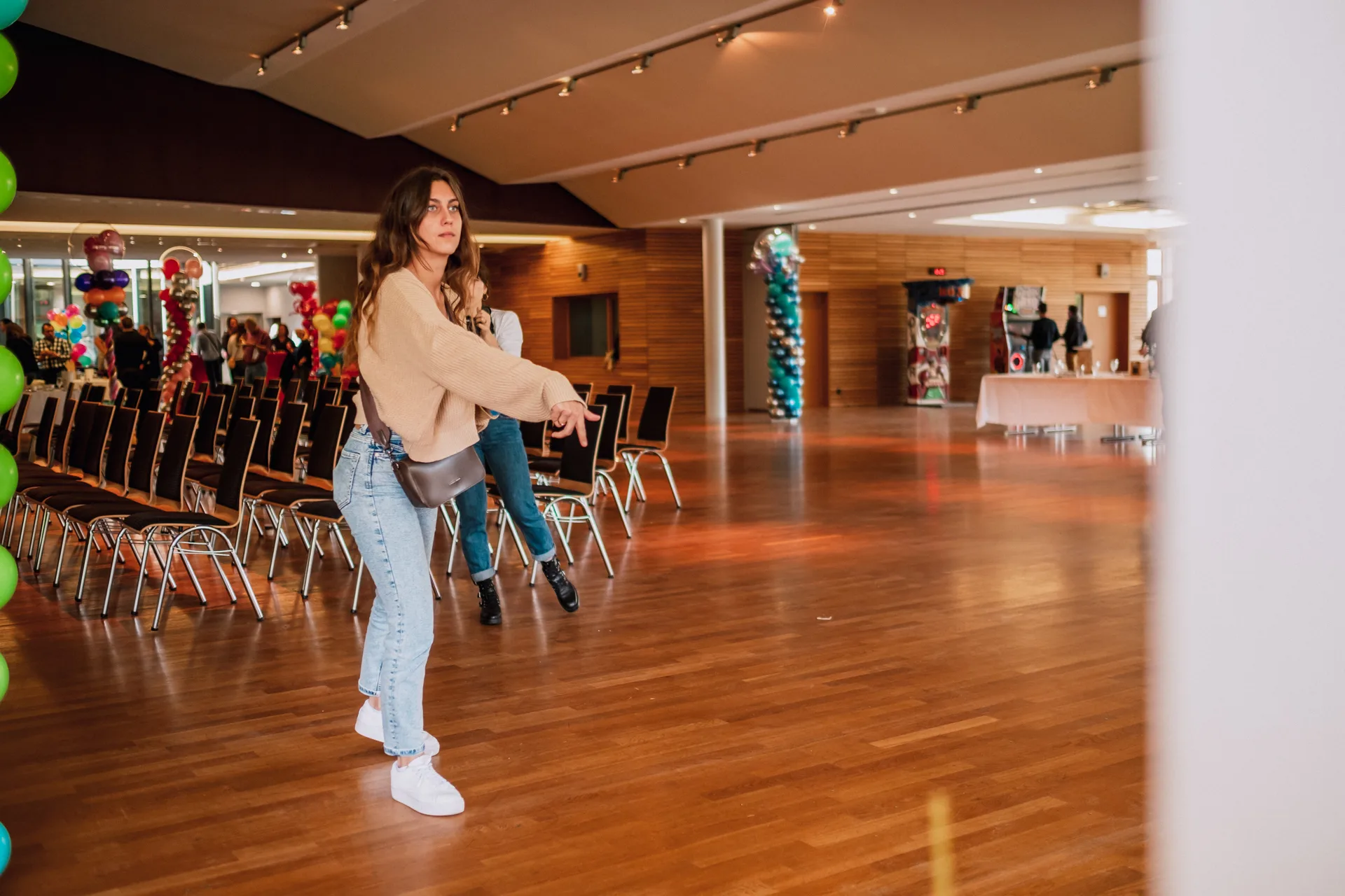 Location de salles Auxerre groupe en réunion salle voûtée abbaye INNOV'events
