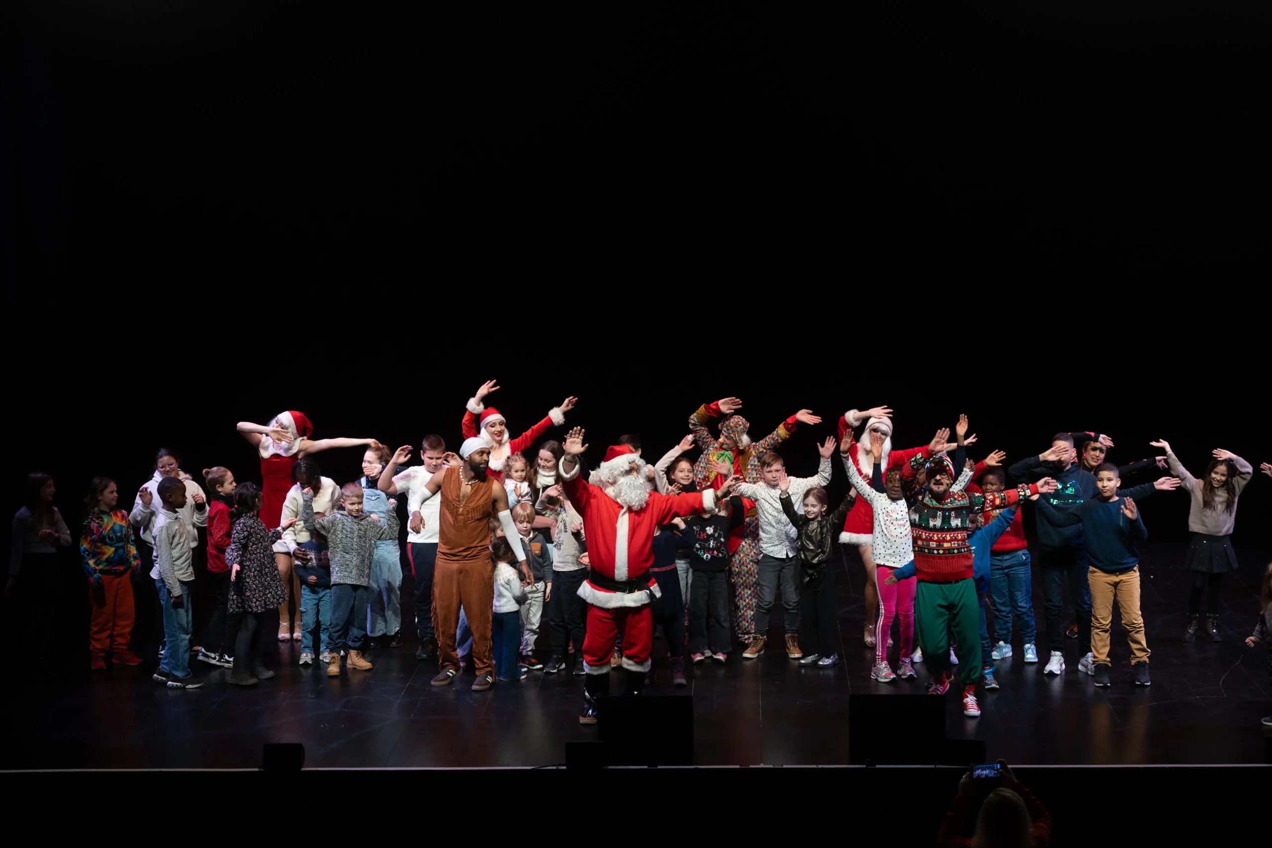 Après-midi famille arbre de Noël Orléans spectacle enfants goûter INNOV'events