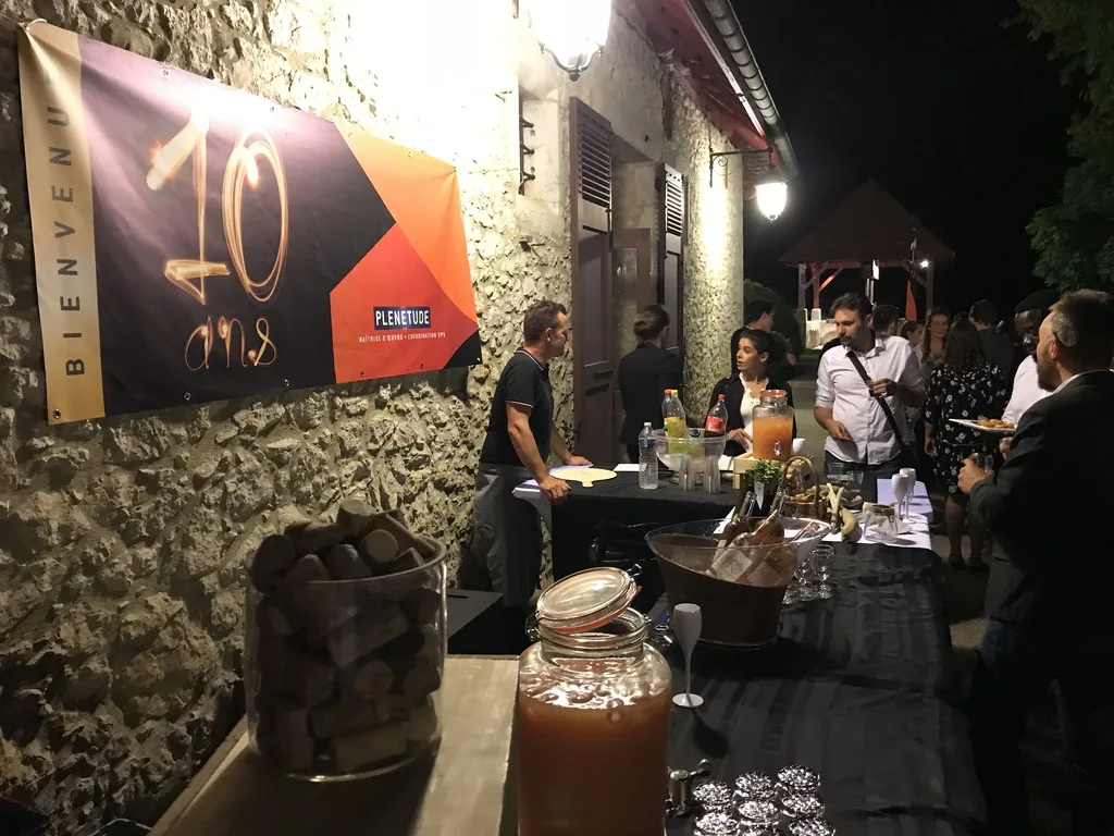 Animation feu d'artifice anniversaire d'entreprise Guadeloupe plage de Sainte-Anne nuit INNOV'events