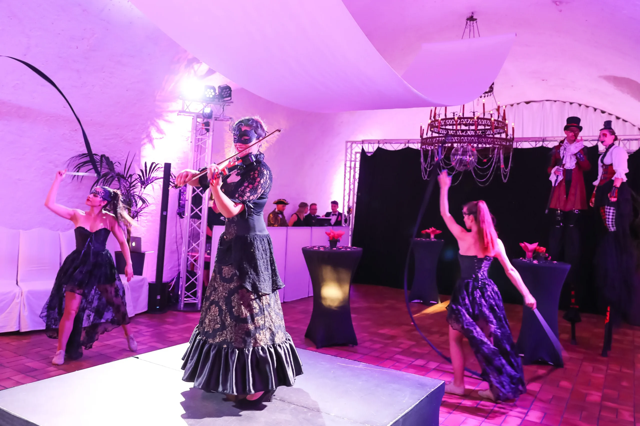 Animation Light Painting spectacle entreprise Tours bords de Loire nuit INNOV'events