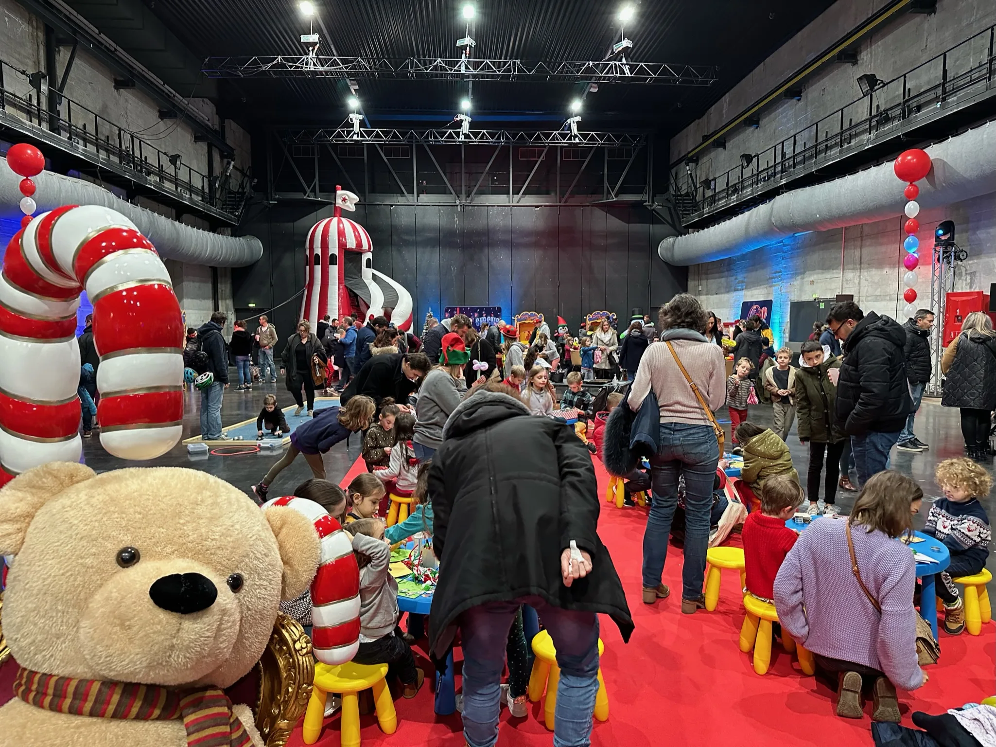 Format mixte arbre de Noël Versailles enfants et adultes même salle INNOV'events