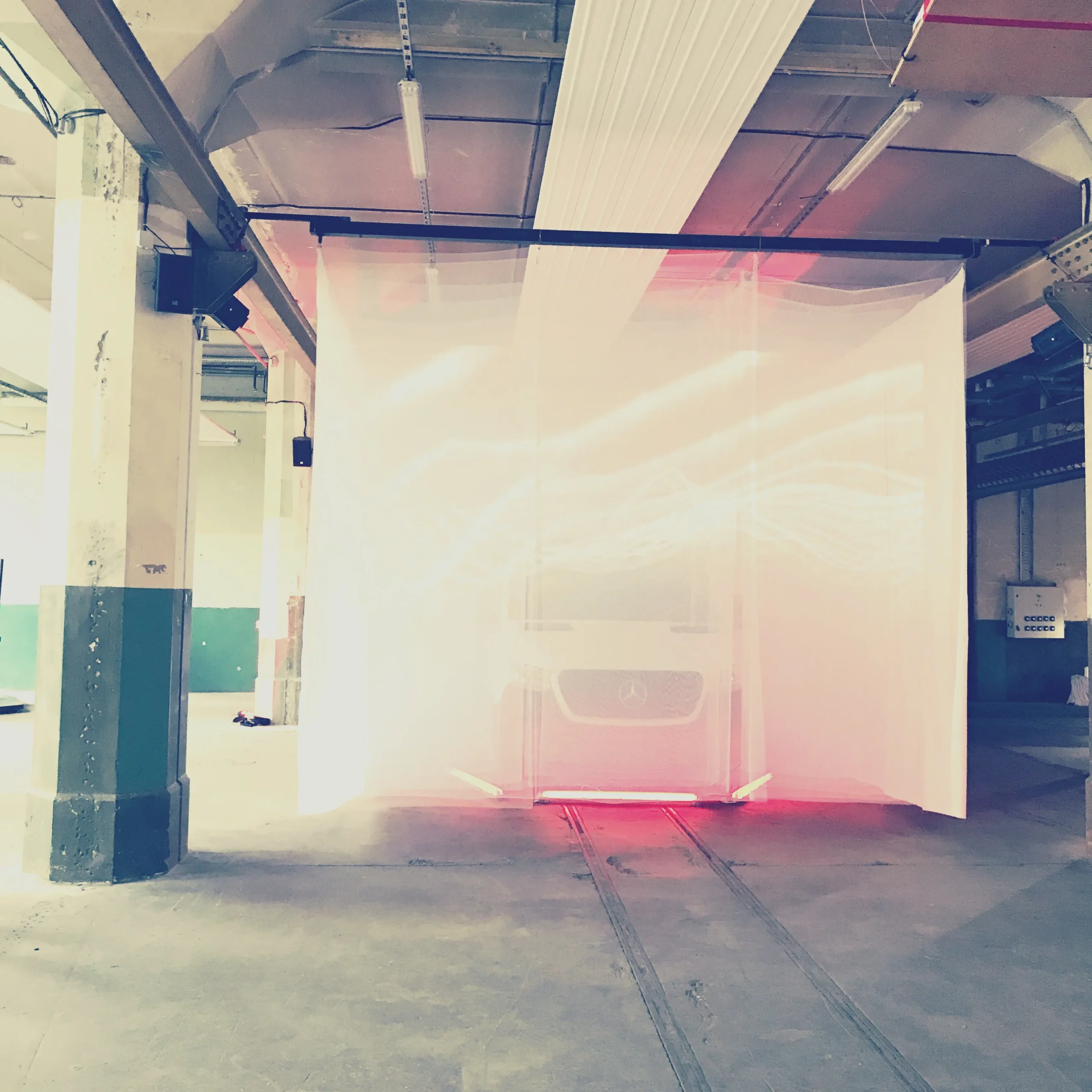 Lancement de produits Le Mans scénographie circuit 24 Heures hangar privatisé INNOV'events