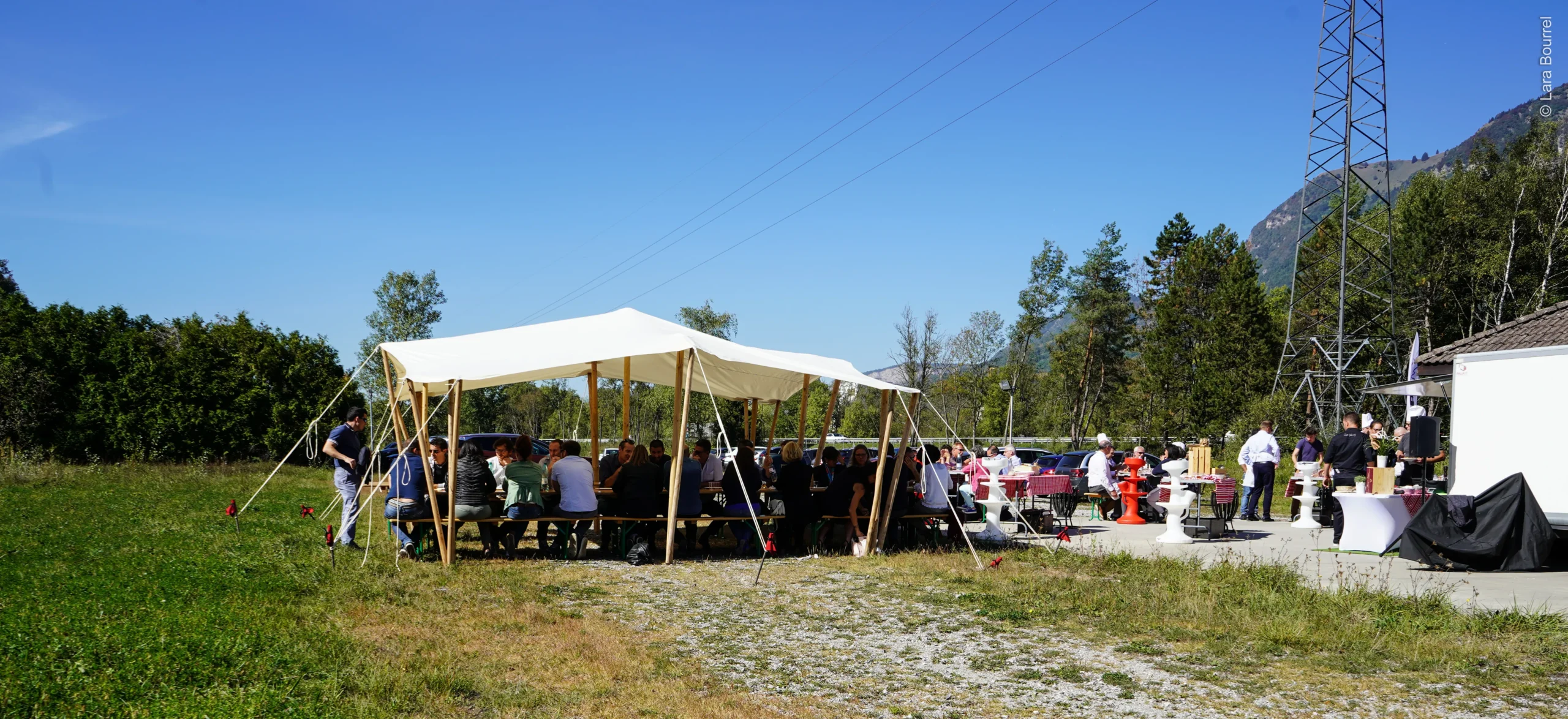 Repas d'entreprise Nîmes dîner en terrasse face à la Maison Carrée INNOV'events