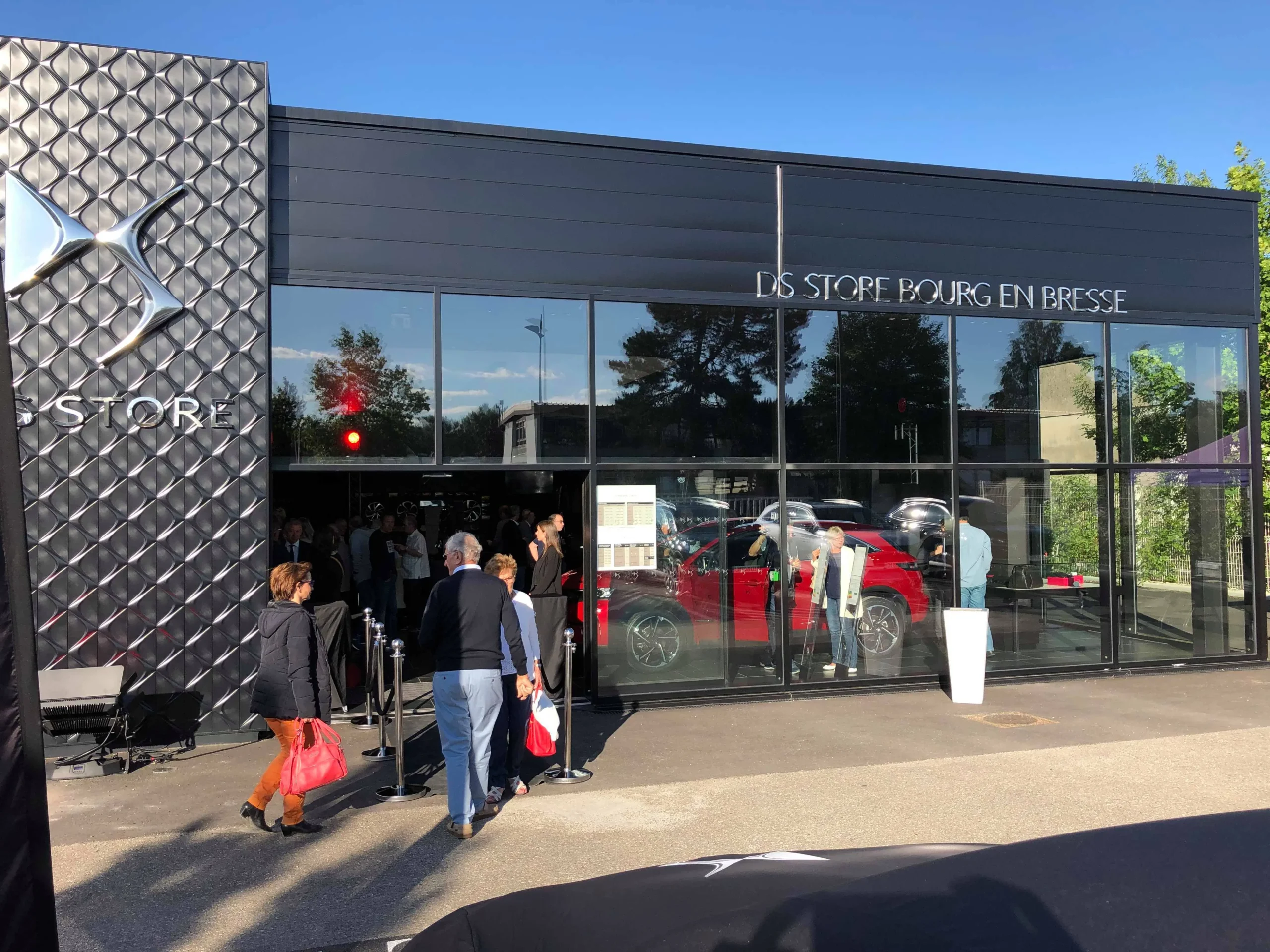 Lieu événementiel journée portes ouvertes Bourg-en-Bresse vue sur cour intérieure INNOV'events