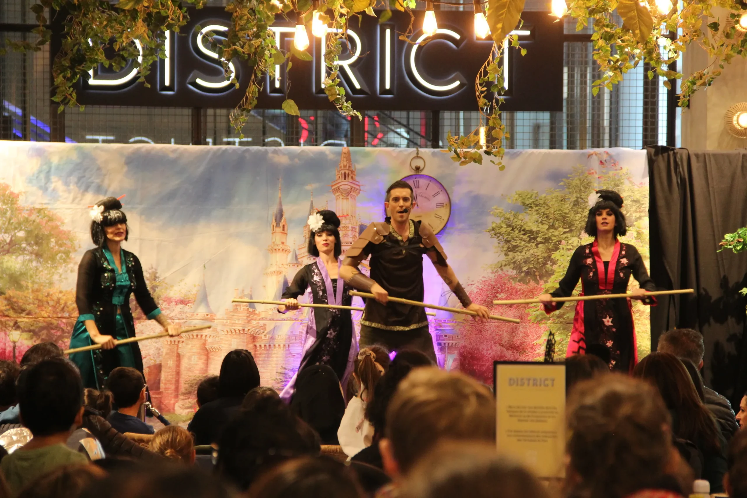 Spectacle entreprise Versailles animation cocktail jardins INNOV'events