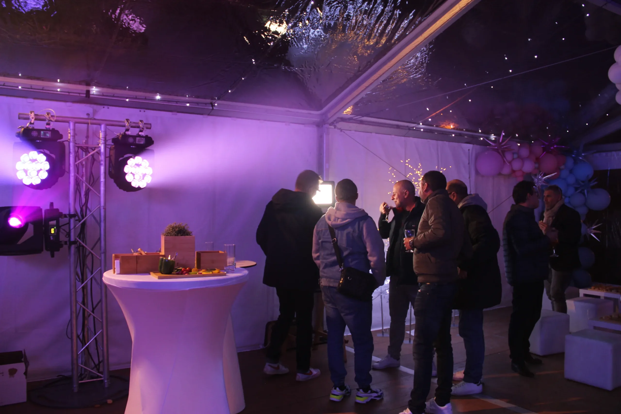 Light painting Grenoble animation événementielle en extérieur nuit alpine INNOV'events