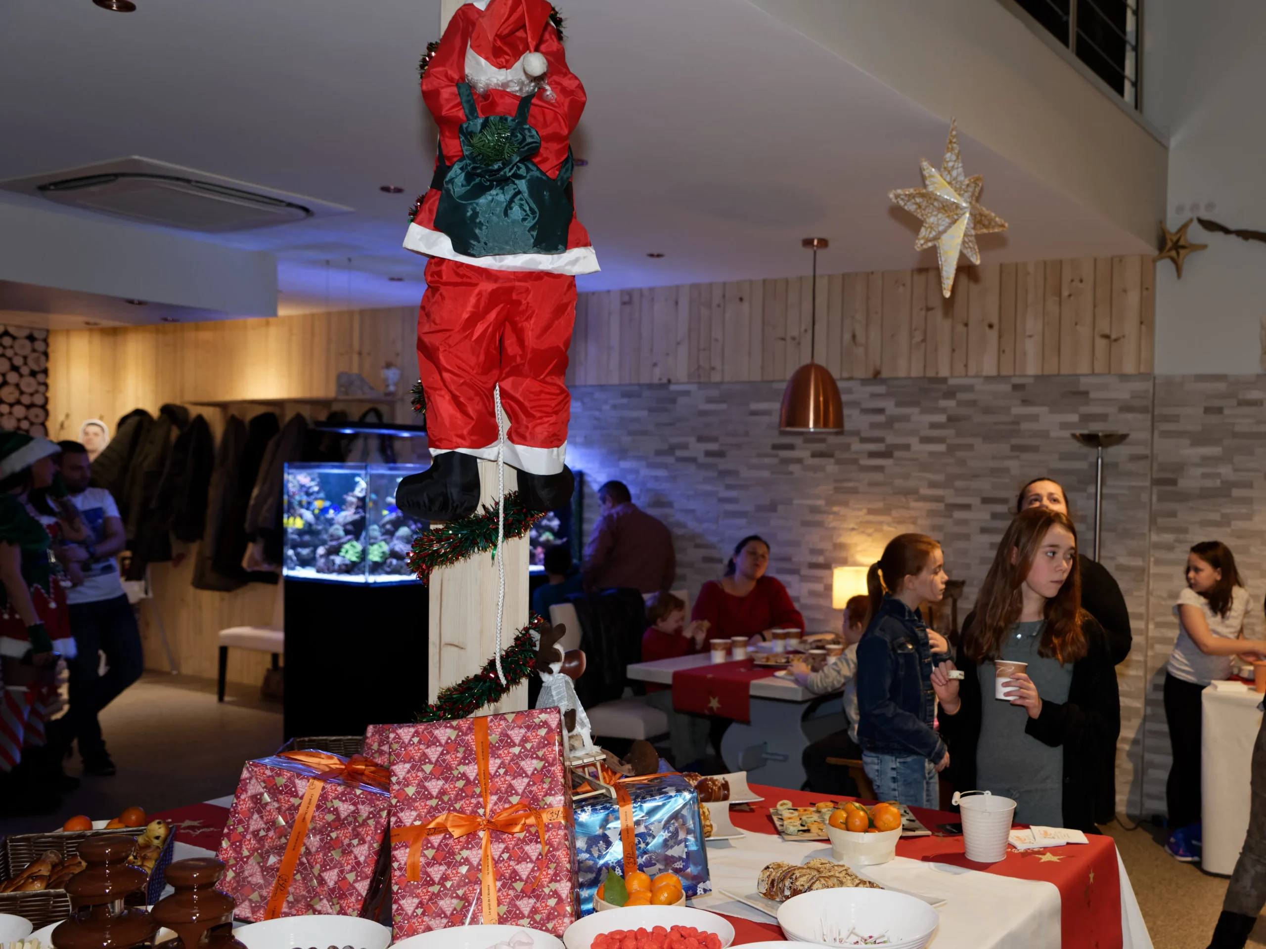 Fête de Noël pour enfants Saint-Étienne goûter tables décorées enfants INNOV'events