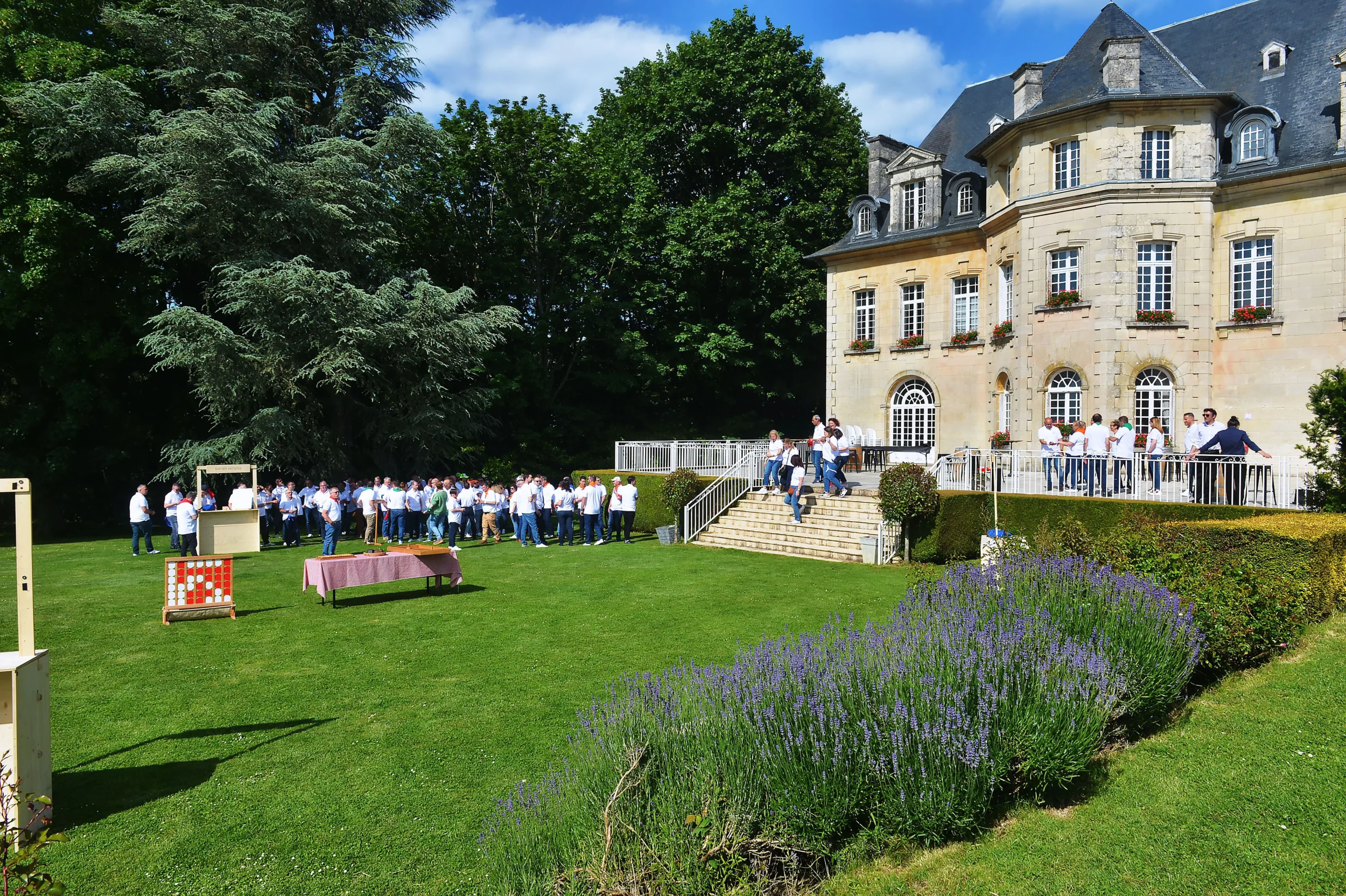 Garden Party d'entreprise — Organisation réception en plein air — INNOV'events Saint Etienne — INNOV'events