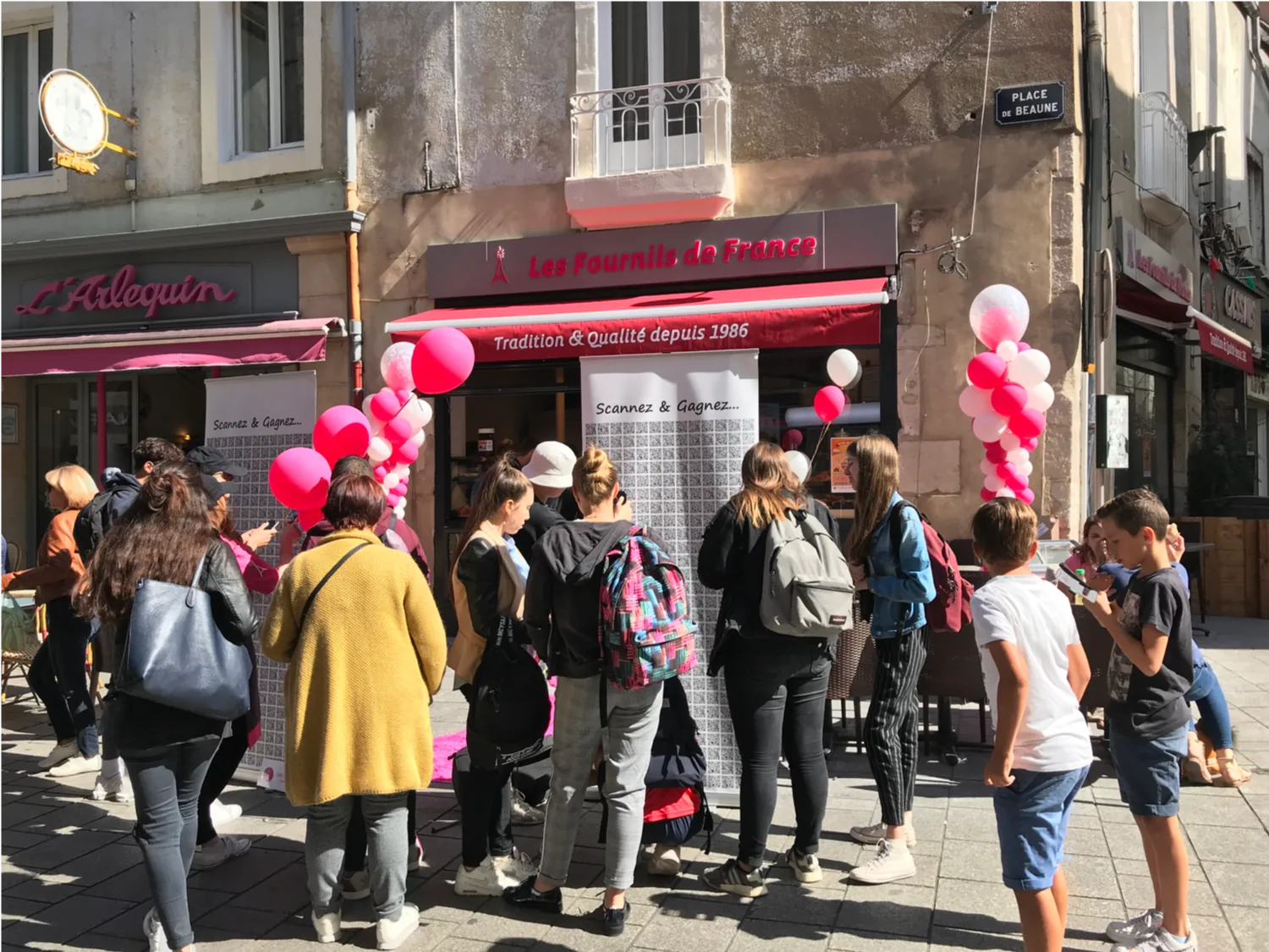 Opération de street-marketing Grenoble stand animé place Grenette Isère INNOV'events