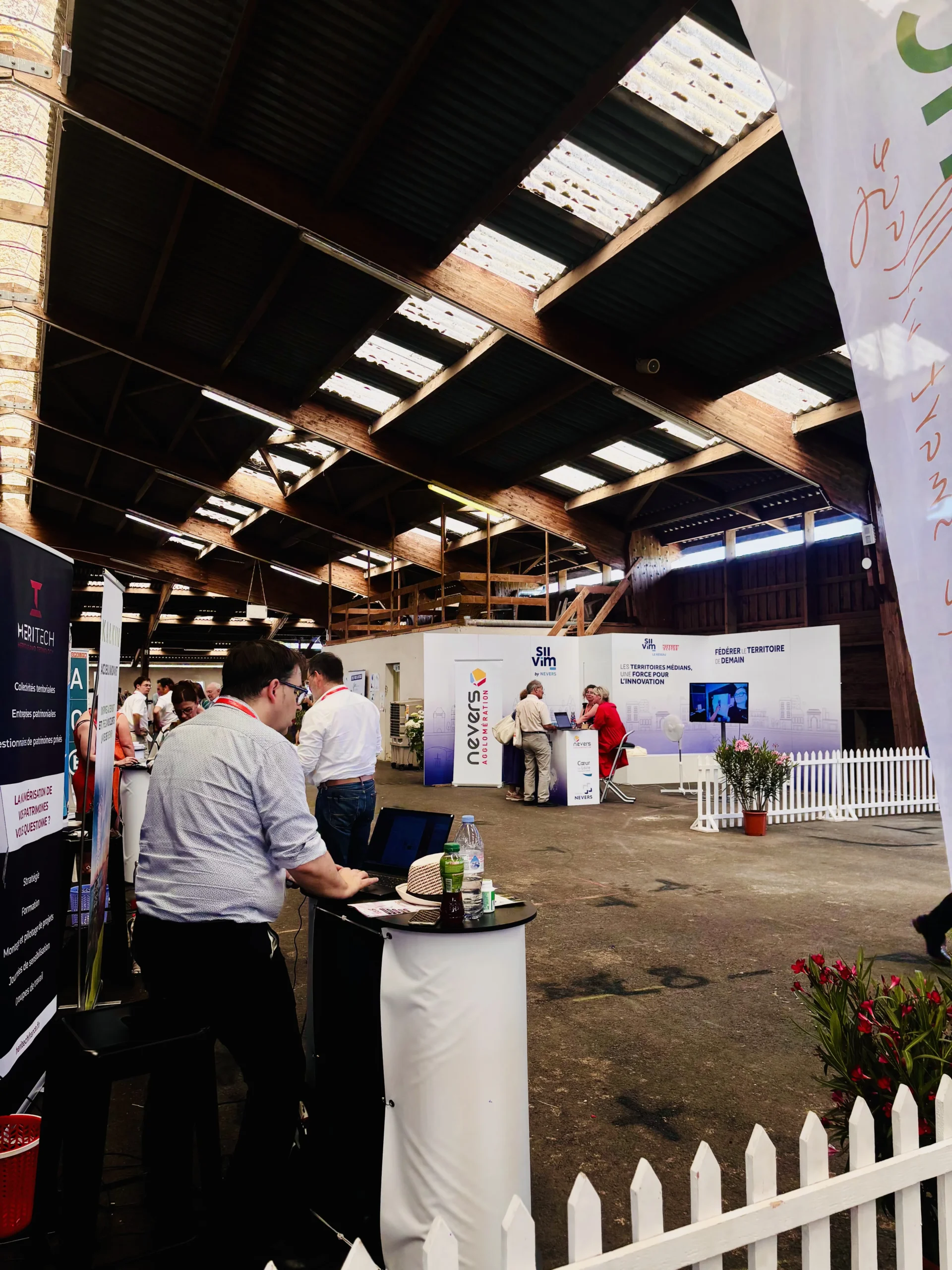 Hôtesses événementielles stand professionnel Bruxelles Grand-Place quartier historique INNOV'events