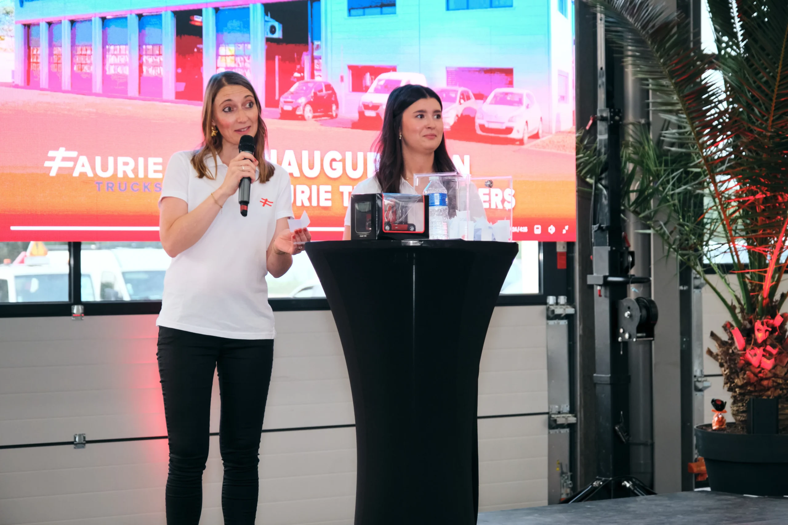 Plénière institutionnelle cérémonie des vœux Marseille grande salle avec scène INNOV'events