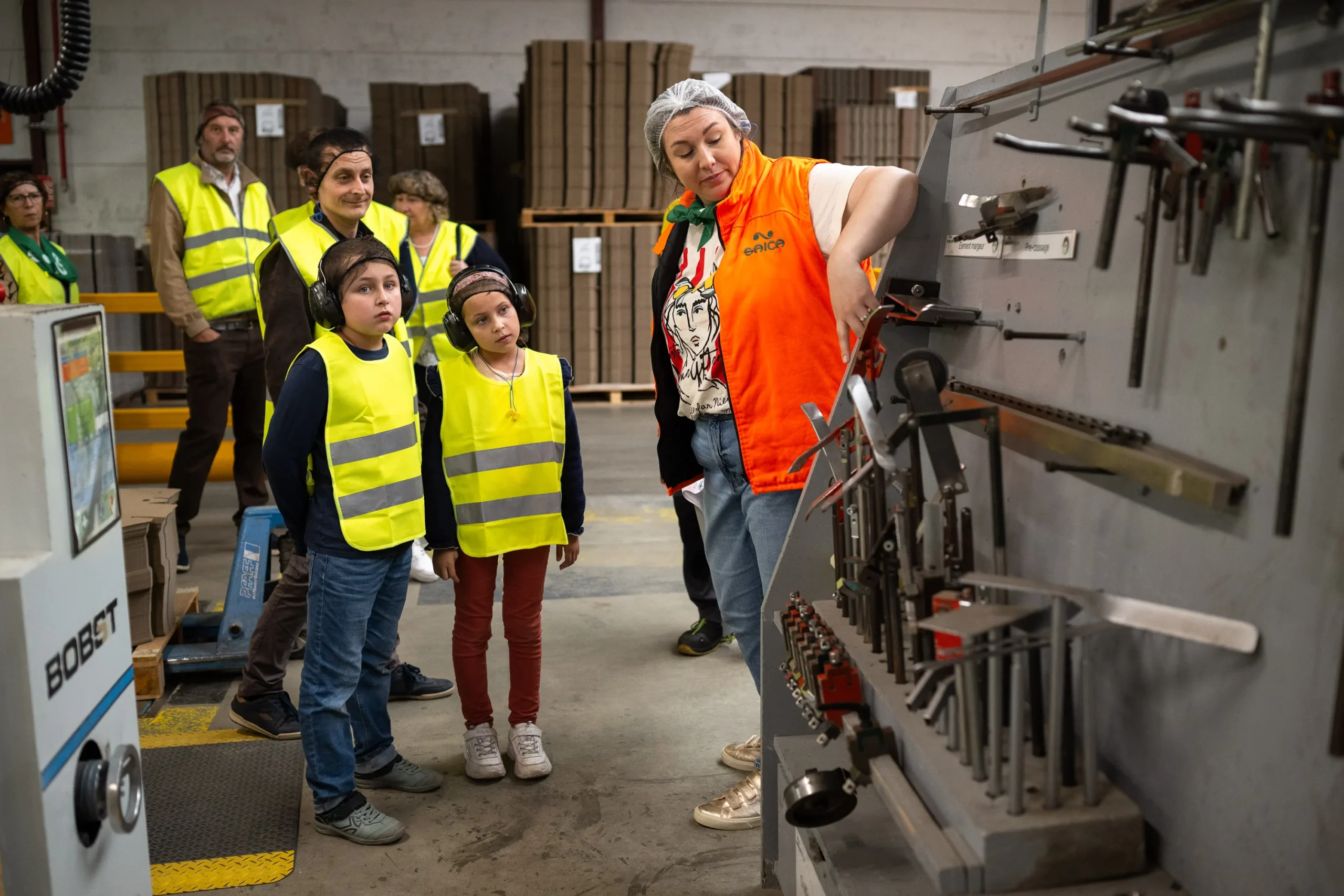 Visiteurs portes ouvertes Bourg-en-Bresse devant le Monastère royal de Brou INNOV'events