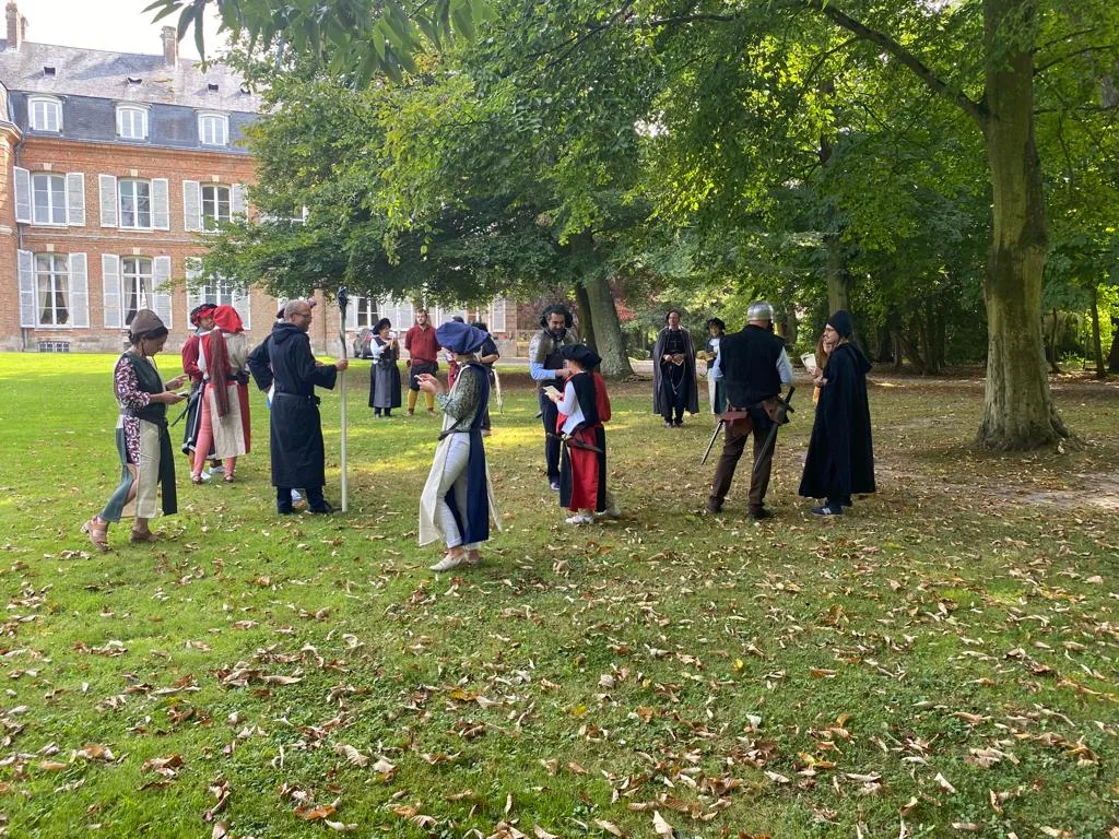 Challenge collectif team building Carcassonne cour du château comtal - INNOV'events